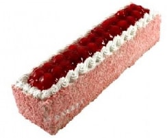 Özenle Hazırlanmış 4-6 Kişilik Çilekli Baton